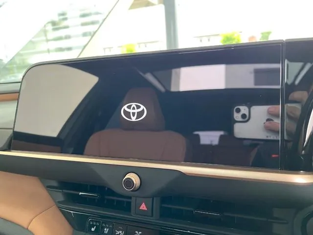 Toyota Crown Sports 2024 photo 3