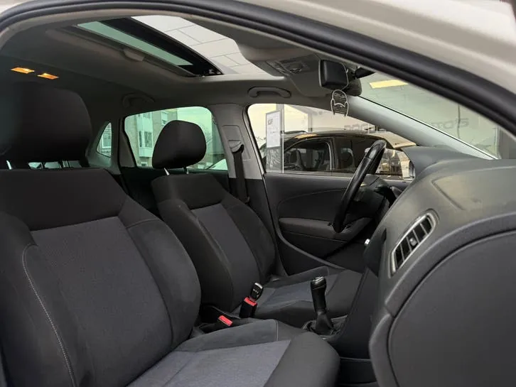 Volkswagen Polo 2011 photo 3