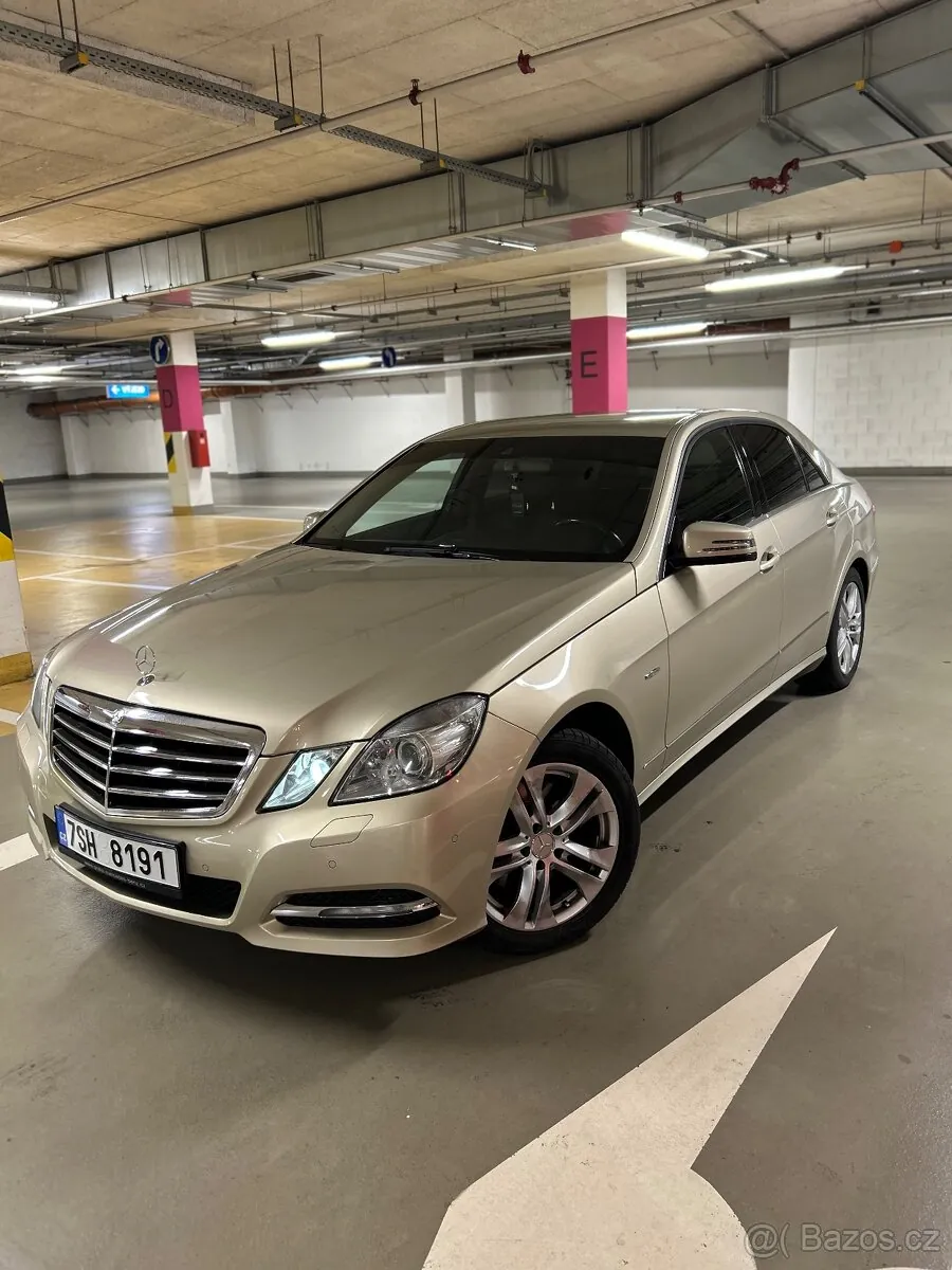 Mercedes-Benz E-Class photo 4