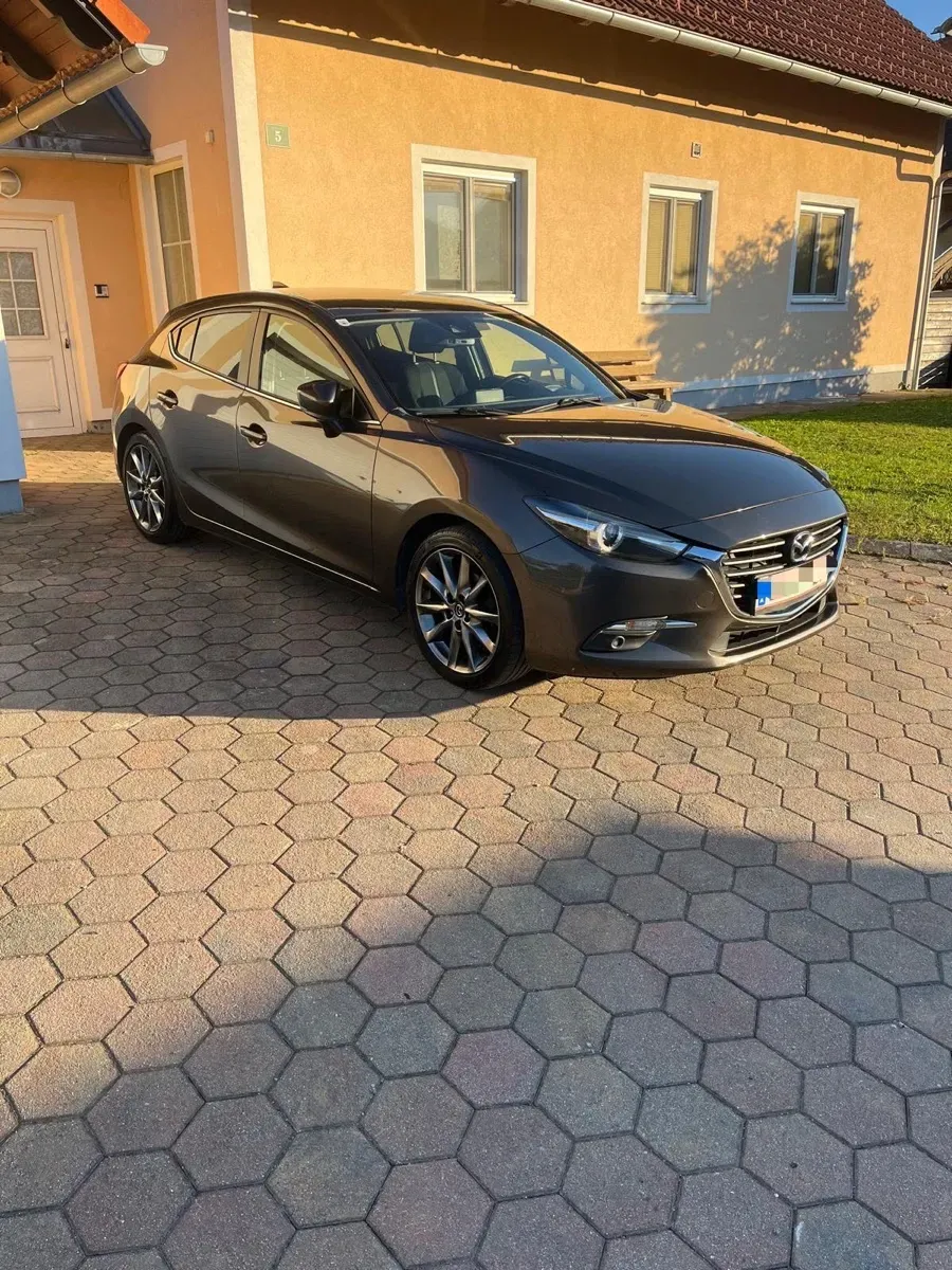 Mazda Mazda3 2017 photo 2