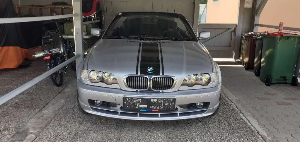 BMW 3 Series 2003 photo 2