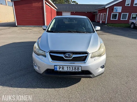 Subaru Xv 2012 photo 2