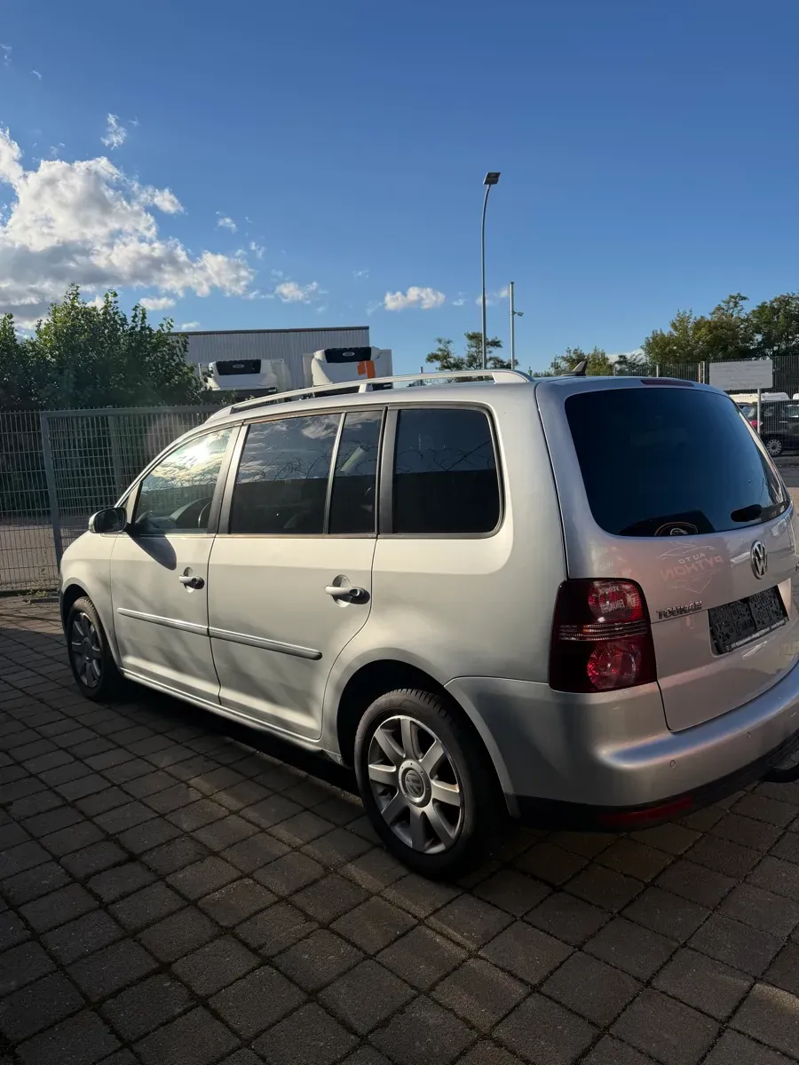 Volkswagen Touran 2007 photo 3