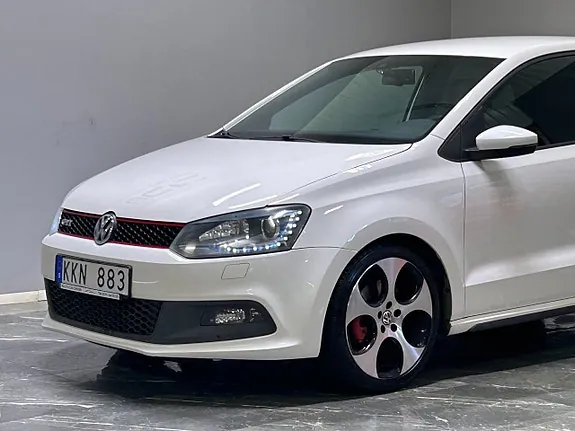 Volkswagen Polo 2012 photo 4