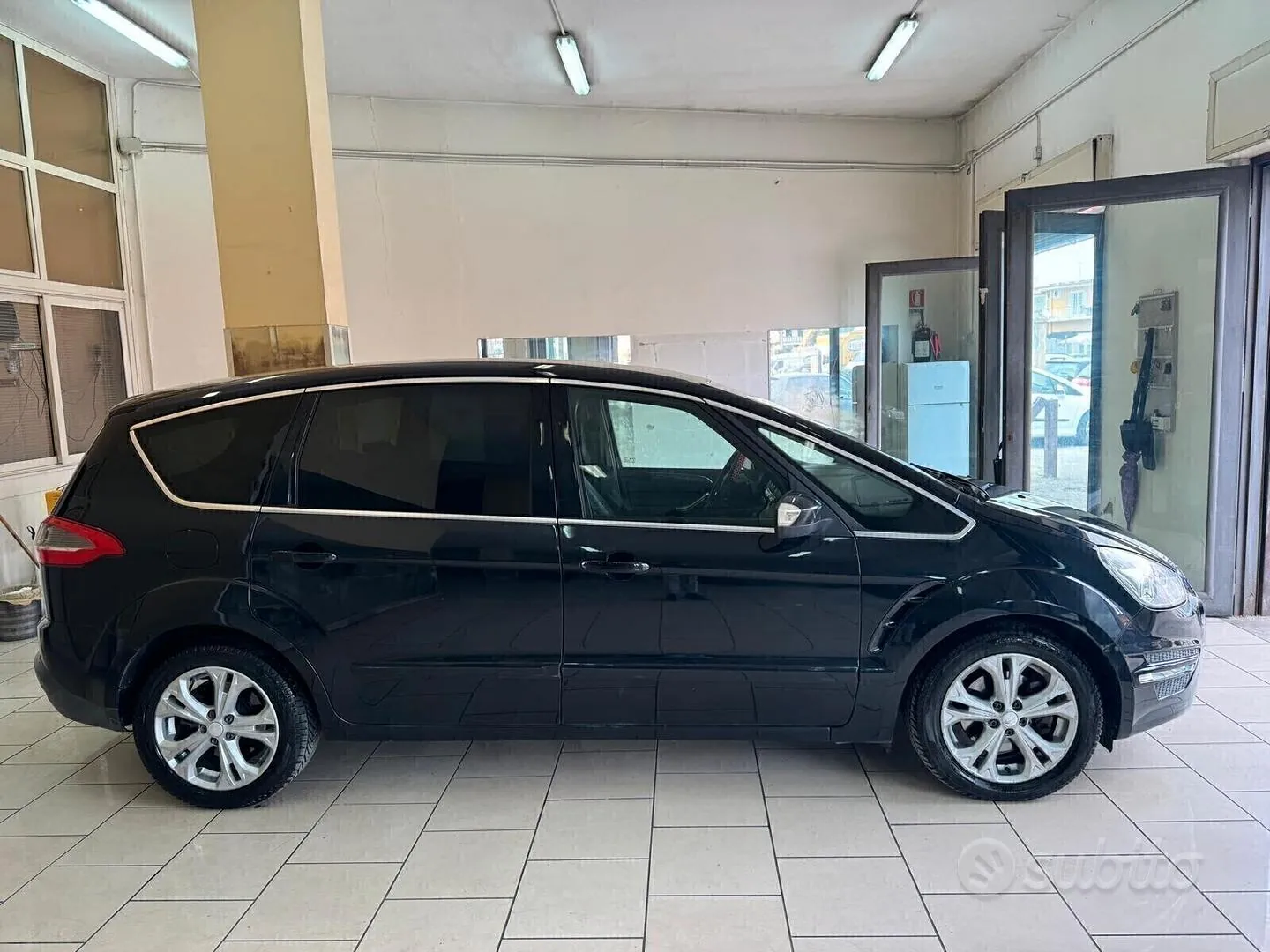 Ford S-Max 2010 photo 3