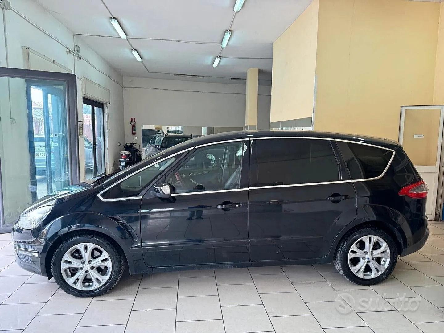 Ford S-Max 2010 photo 4
