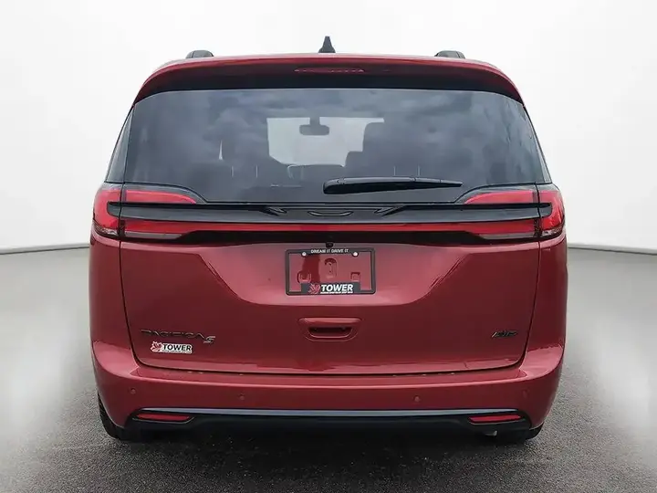 Chrysler Pacifica 2027 photo 4
