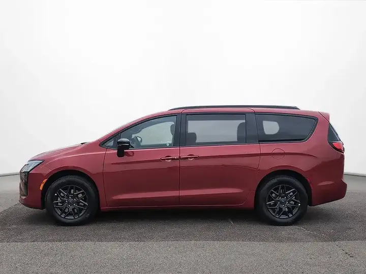 Chrysler Pacifica 2027 photo 2