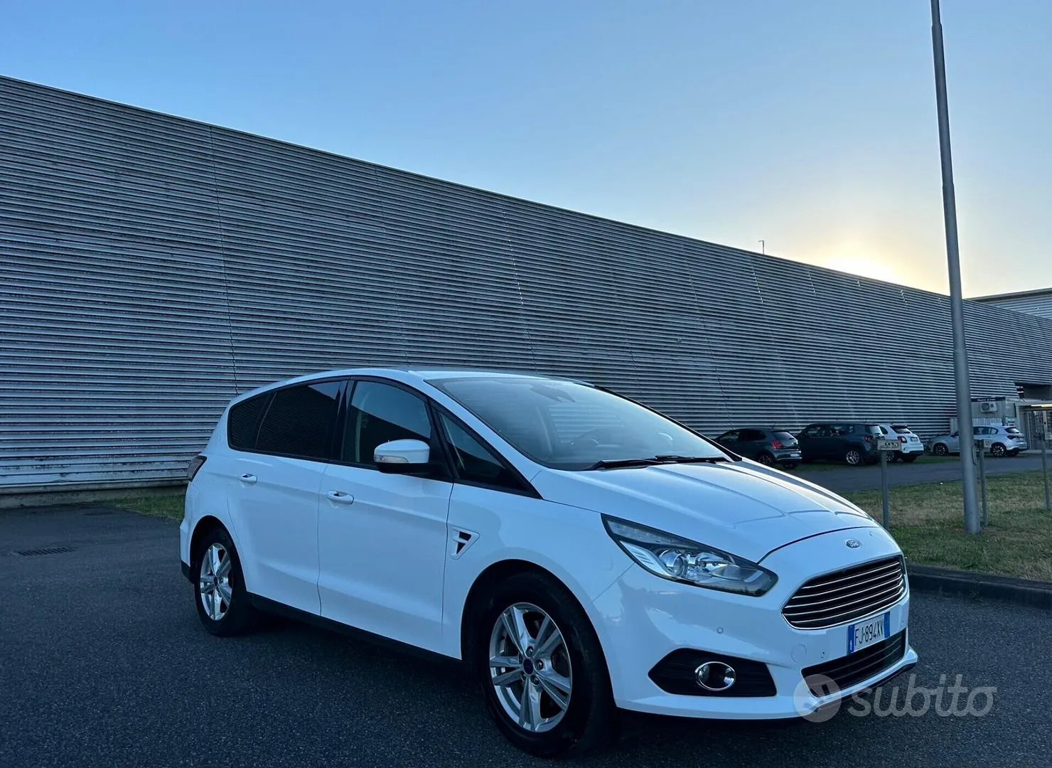 Ford S-Max 2018 photo 2