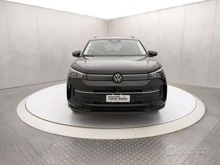 Volkswagen Tiguan 2025 photo 2