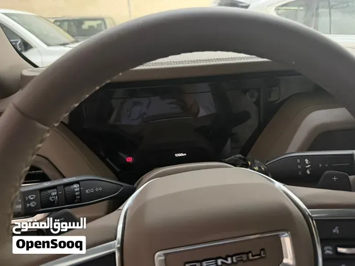 GMC Yukon Denali 2026 photo 2
