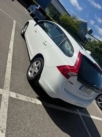 Volvo V60 2012 photo 4