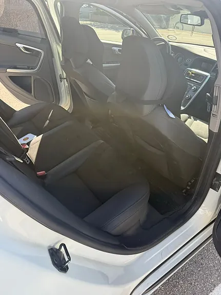 Volvo V60 2012 photo 2