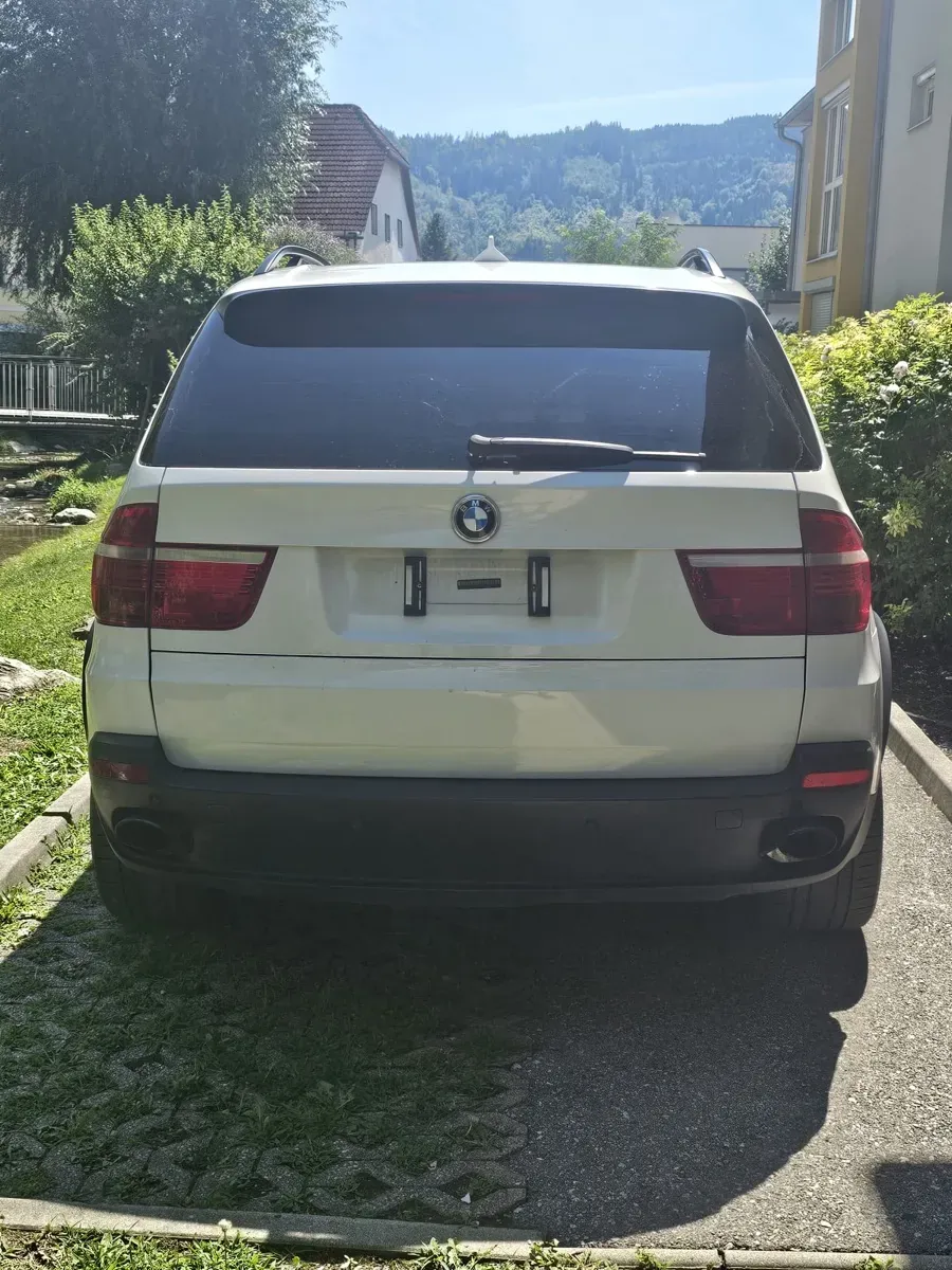 BMW X5 2008 photo 2