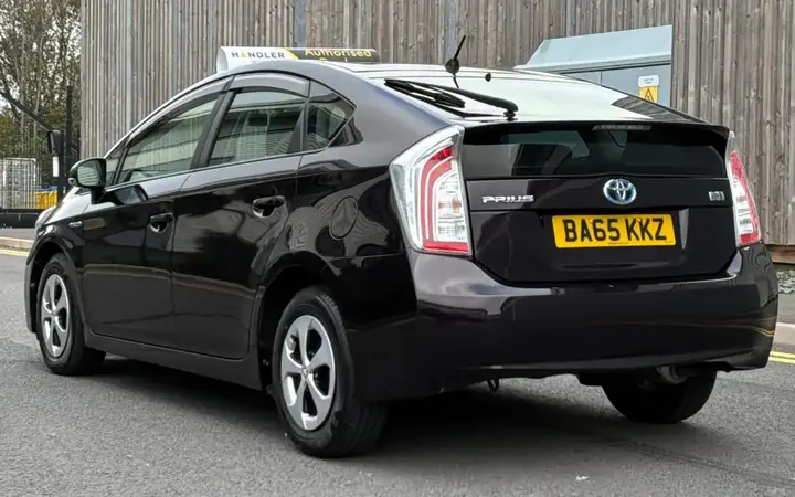 Toyota Prius 2015 photo 4