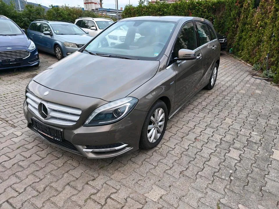 Mercedes-Benz B200