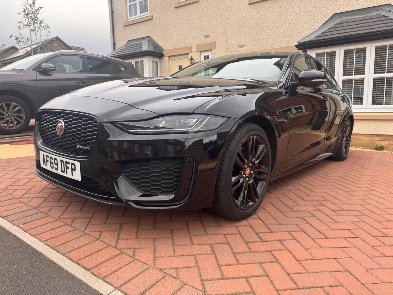 Jaguar Xe 2019 photo 2