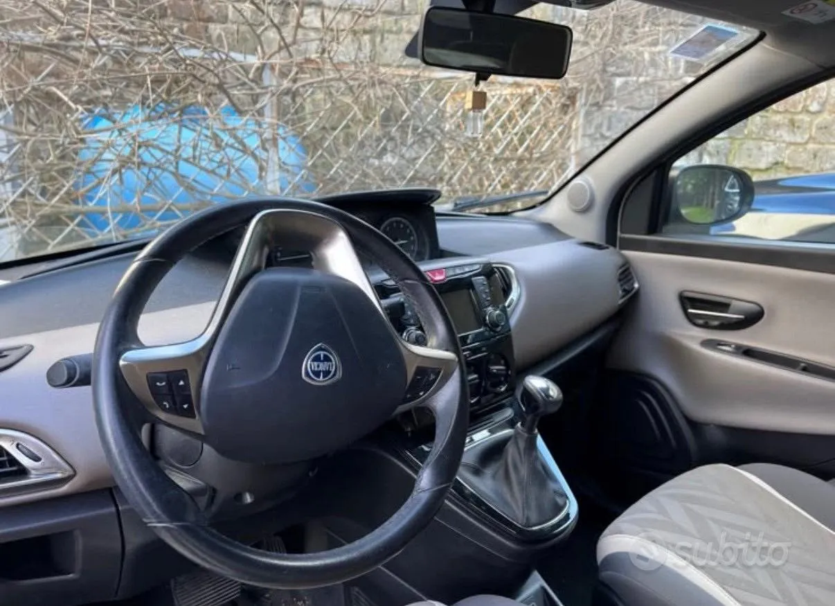Lancia Ypsilon 2016 photo 4
