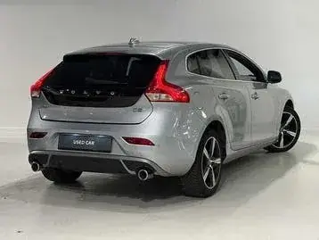 Volvo V40 2019 photo 2
