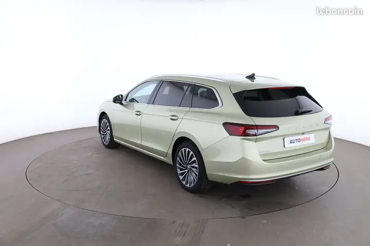 Skoda Superb 2024 photo 2