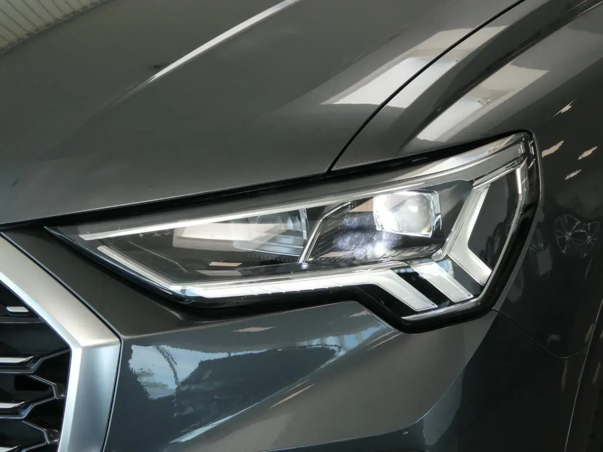 Audi Q3 2022 photo 3