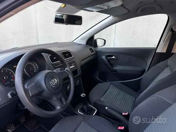 Volkswagen Polo 2011 photo 5