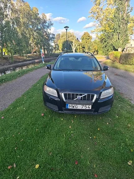 Volvo V70 2009 photo 2