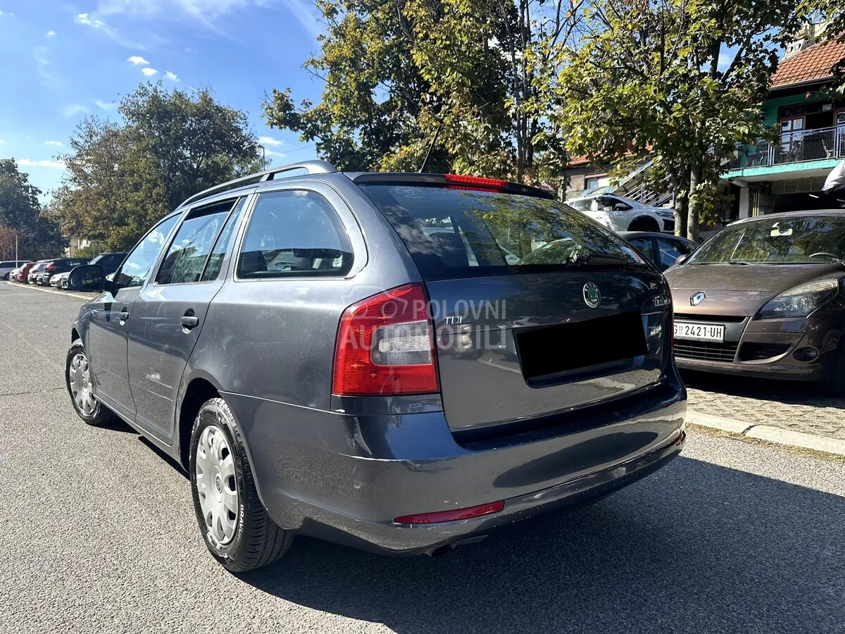 Skoda Octavia 2012 photo 4
