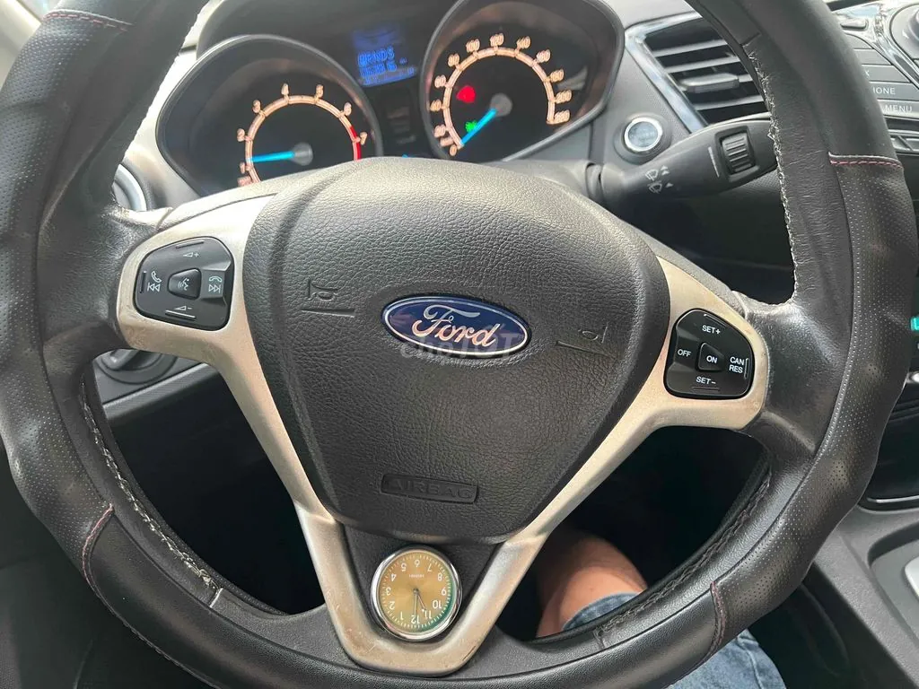 Ford Fiesta 2014 photo 4