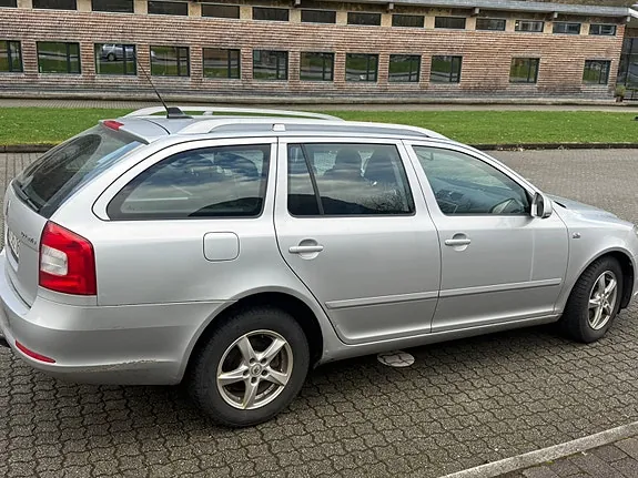 Skoda Octavia 2012 photo 5