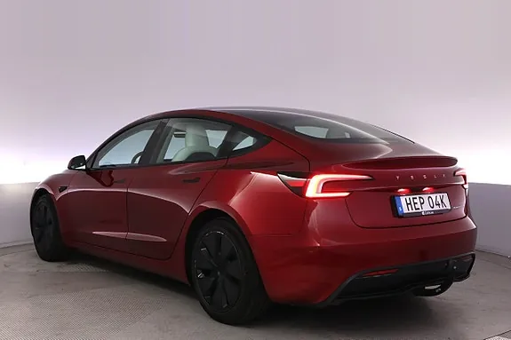 Tesla Model 3 2024 photo 4