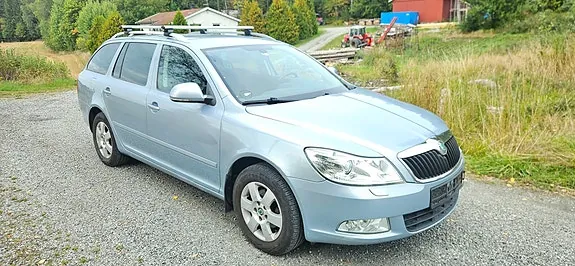 Skoda Octavia 2011 photo 3