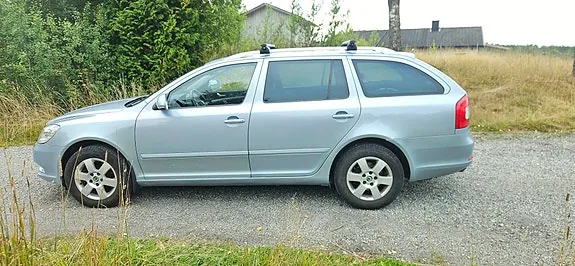Skoda Octavia 2011 photo 4