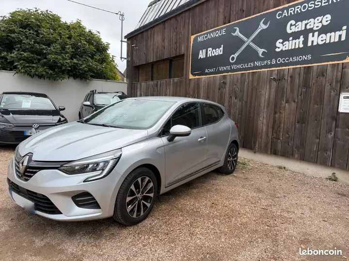 Renault Clio 2022 photo 2