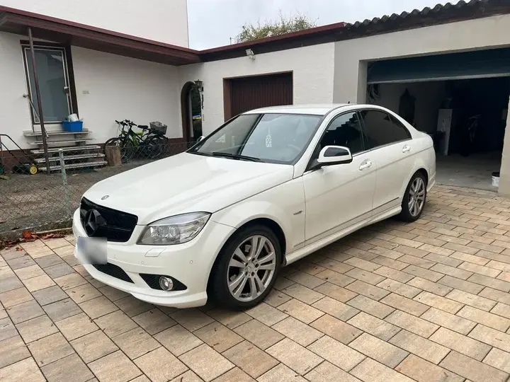 Mercedes-Benz C200