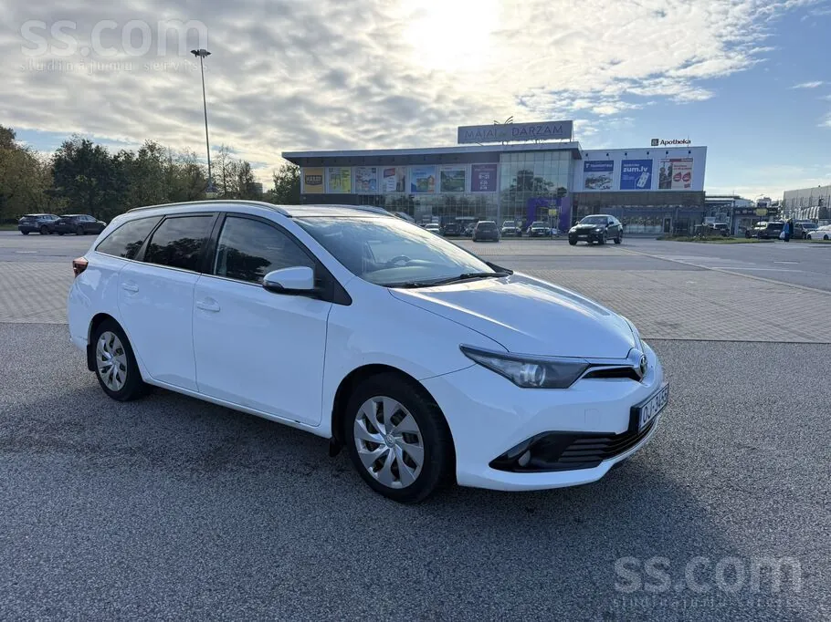 Toyota Auris 2018 photo 4