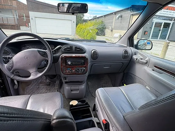 Chrysler Grand Voyager 1998 photo 2