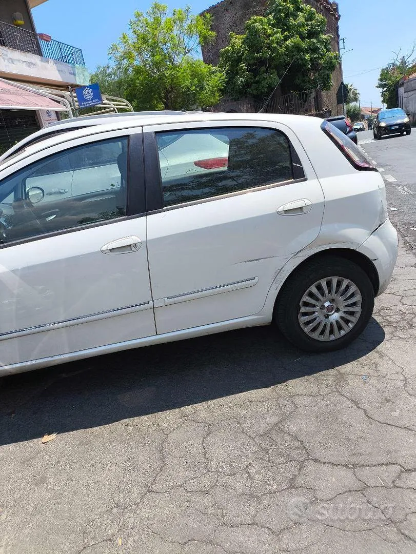 Fiat Punto Evo 2010 photo 3