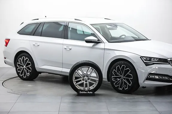 Skoda Superb 2021 photo 2