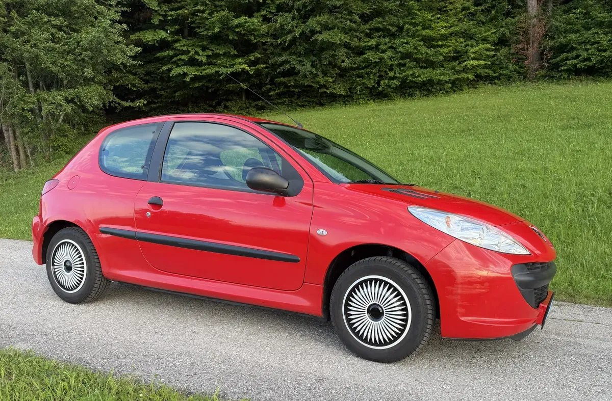 Peugeot 206 2010 photo 2