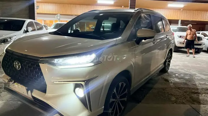 Toyota Veloz Cross