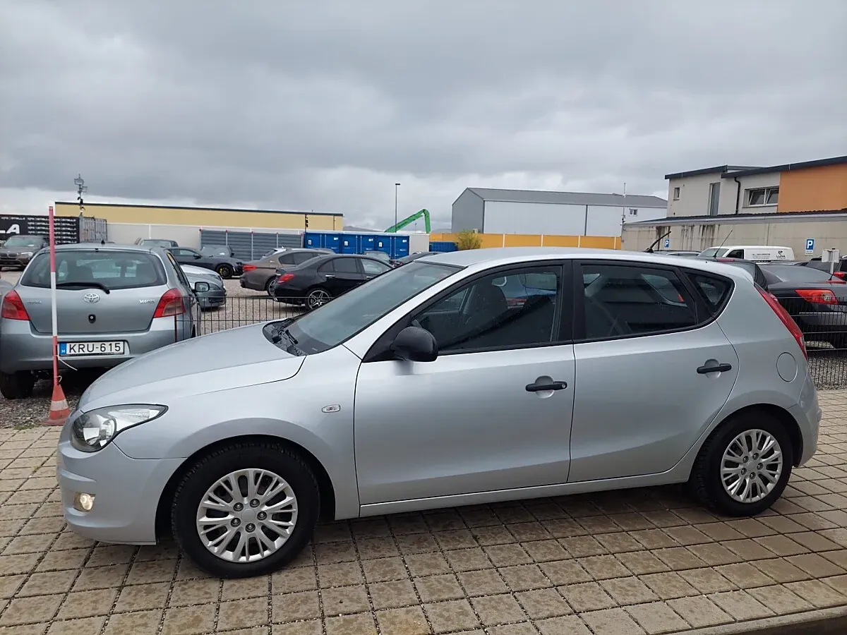 Hyundai I30 2010 photo 2