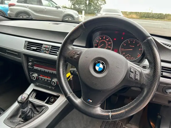BMW 3 Series 2009 photo 3