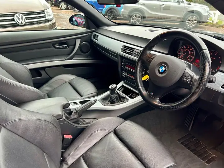 BMW 3 Series 2009 photo 5