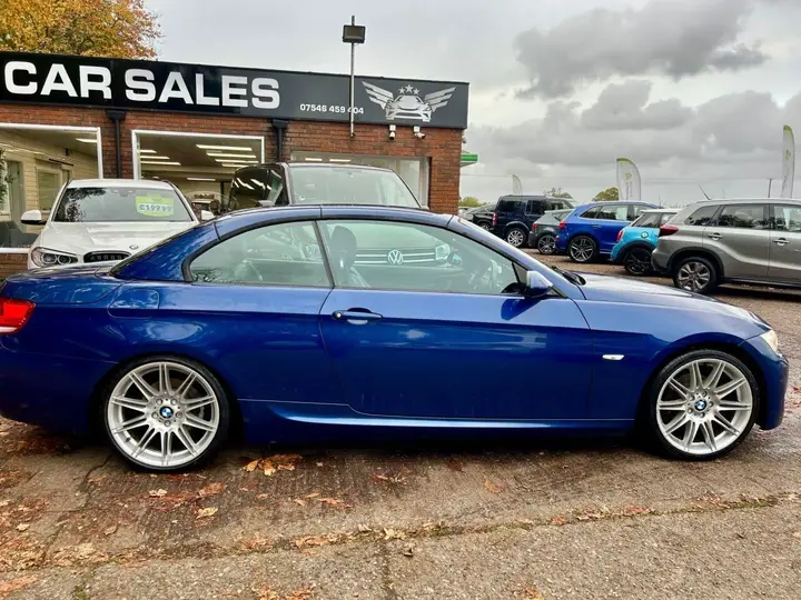 BMW 3 Series 2009 photo 2