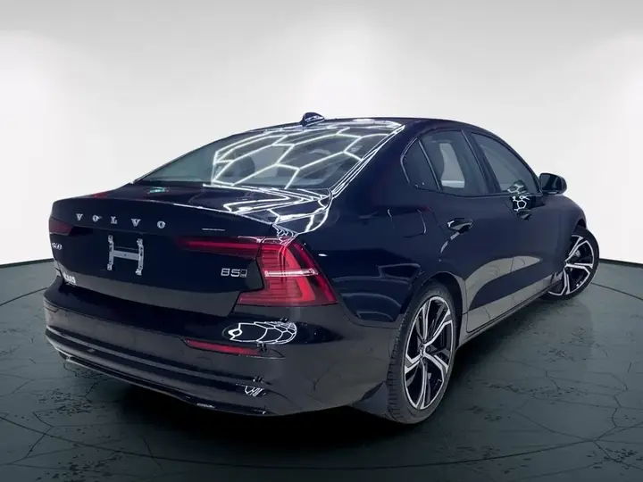 Volvo S60 2024 photo 5