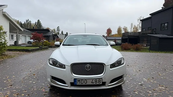 Jaguar Xf 2012 photo 3