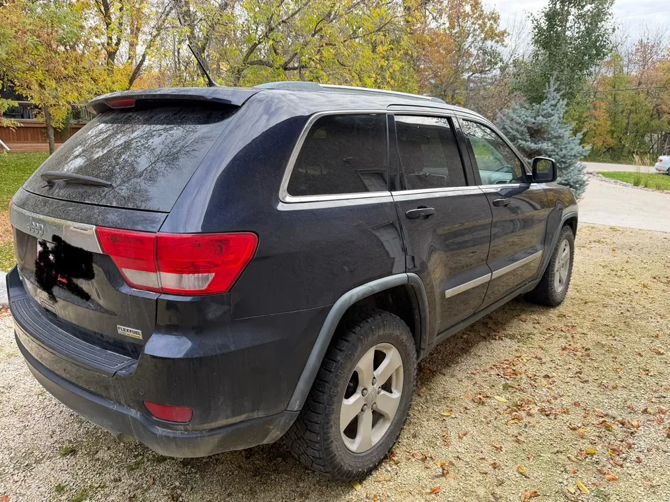 Jeep Grand Cherokee 2011 photo 3