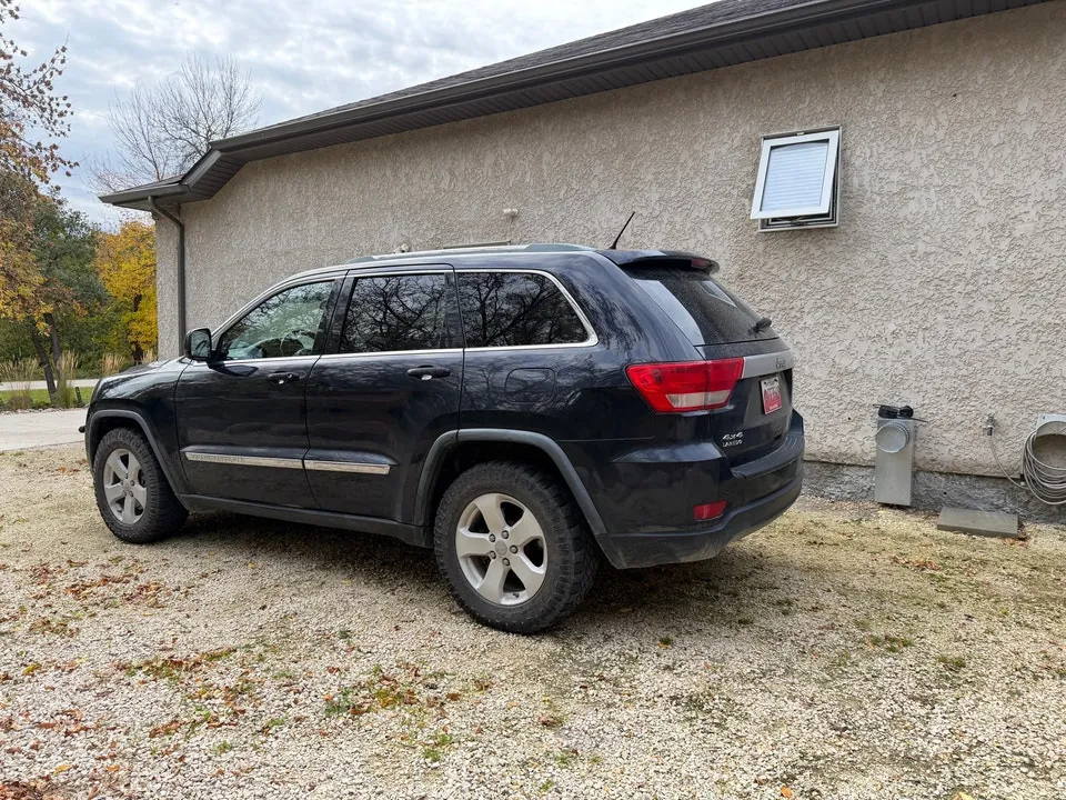Jeep Grand Cherokee 2011 photo 2