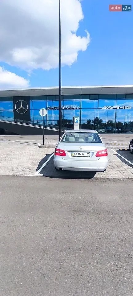 Mercedes-Benz E-Class 2010 photo 3